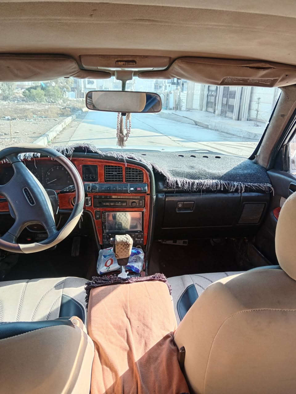 سيارة كرستا تكم موديل تسعين محرك وينجي گير توماتيك السعر 40 وبيها مجال الاتصال على الرقم ***********
