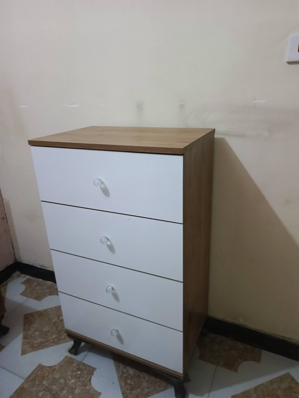 غرفه تركيه 8قطع نضيفه كلش كنتور 6بيبان من شتريته لسه محافض على نضافته مال عزابي 😅 نضيفه ومرتبه مكاني ديوانيه قضاء الدغاره
سعرهه 500وبيهه مجال للاستفسار
***********
