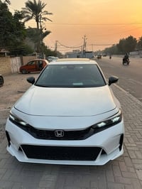 هوندا سيفيك 2025 تورنك للبيع فول السياره  محرك :2000 هايبرد  السياره ض...