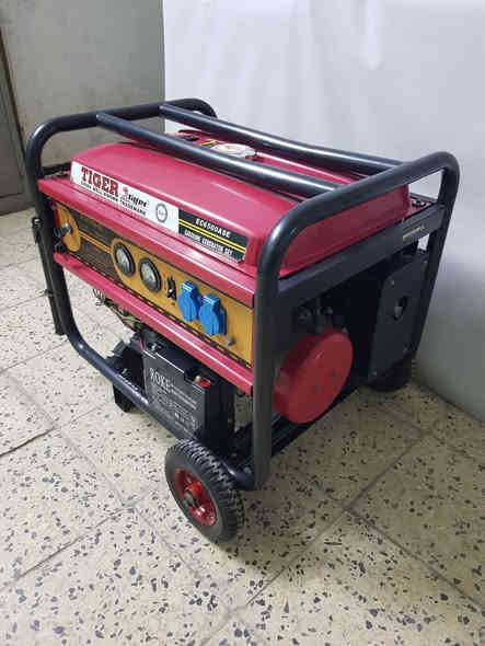 السلام عليكم مولدات للبيع وتصليح***********
