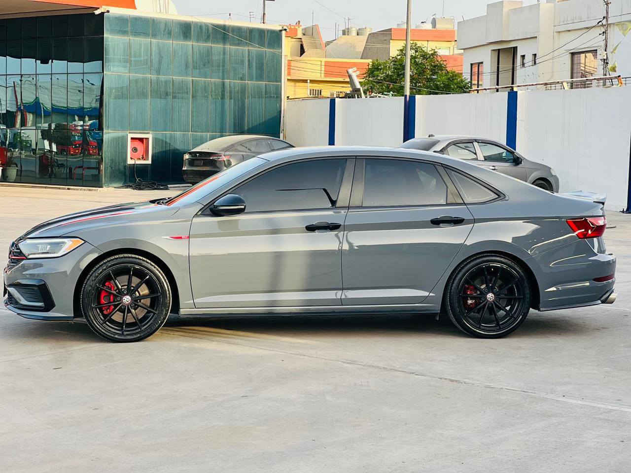 جيتا Gli 2020 اوتوبان
مكينة 20 توربو
شبرين صبغ بالبنيد بدون حادث
دعاميات بشرط بدون صبغ
بدون دواخل بدون ايرباك
ماشيه 72 الف كليو
كير مكينة حجر بشرط
رقم وسنوية وهزه جديدة
 لويات سبورت
تخم تاير وصدر جديد
السعر 185 ورقه وبيها مجال 
*********** أربيل, العراق
