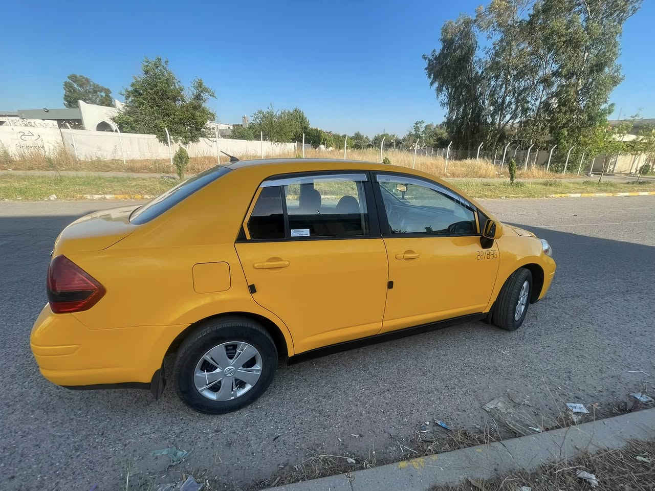 نيسان2009
هيئه وغرامات صفر
بدون ضرر السياره
كير محرك شرط 
رقم نينوى دولي وسنويه جديده
طخم جديد ورا وكدام
تايرات جدد
السعر 65
الرقم ***********
***********
