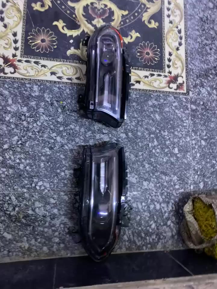 السلام عليكم دعاميه SXT لون زيتوني نضيفه من موديل 2015 لل22
لايتات جارجر نضاف اصليات ونضاف الدعايمه 100 الايتات ب125
مكاني البصرة ***********
