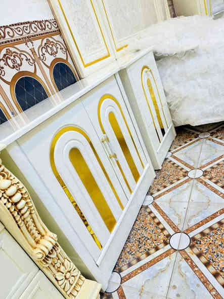 🚨 انطلقت أقوى تخفيضاتنا على موديل الأقواس – فخامة بسعر ولا أروع! نقد واقساط 
📉 من السعر السابق  2،250 دينار عراقي
🔥 إلى السعر الحالي  1,650 دينار فقط
💥 فرق 600 ألف دينار خلال 6 أيام بس!

✔️ موديل الأقواس – نجارة عراقية 100%
متوفر ضمن وجبة الدرجة الأولى ووجبة الأصباغ (البوية)
• كنتور بطول 330 سم + ملحق 430 سم – ارتفاع 250 سم
• تصنيع داخلي: صاج طبيعي 4 ملم
• وجه الكنتور: MDF سماكة 12 ملم
• الضهر: چرچوبة شد برغي
• القاعدة الأرضية: بلوك صاج
• أبواب نرمادة شريطية
• التقطيع الداخلي: حسب رغبتك
• سكك سلايت – تقطيع بلوك بورد
• الشازون: خزان + طابورية إضافية
• سرير 6 أرجل من بلوك بلاويد
• لون الدوشمة حسب اختيارك
• تصميم فريد بمسكات مختلفة عن باقي الموديلات

🚛 توصيل وتركيب لكافة محافظات العراق بكروه
🛠 صيانة مجانية لمدة سنة كاملة

📍 العنوان: الرمادي التأميم قادسية الاولى
📞 للحجز والاستفسار:***********

🔹 معرض الجشعمي للأثاث – ثقة محلية بجودة عالية

⏳ الكمية محدودة والعرض ينتهي خلال 6 أيام فقط!
👇 لا تفوّت الفرصة وخلي غرفتك تحچي ذوقك!
