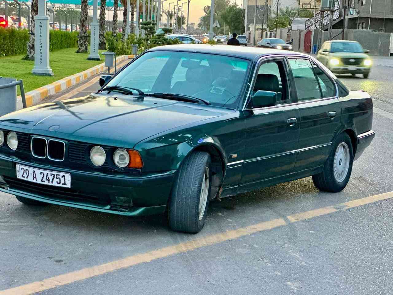 يالله السلام عليكم بي ام دبليو موديل 89 محرك 520 مفتوح رقم واصط التواصل علارقم ***********
