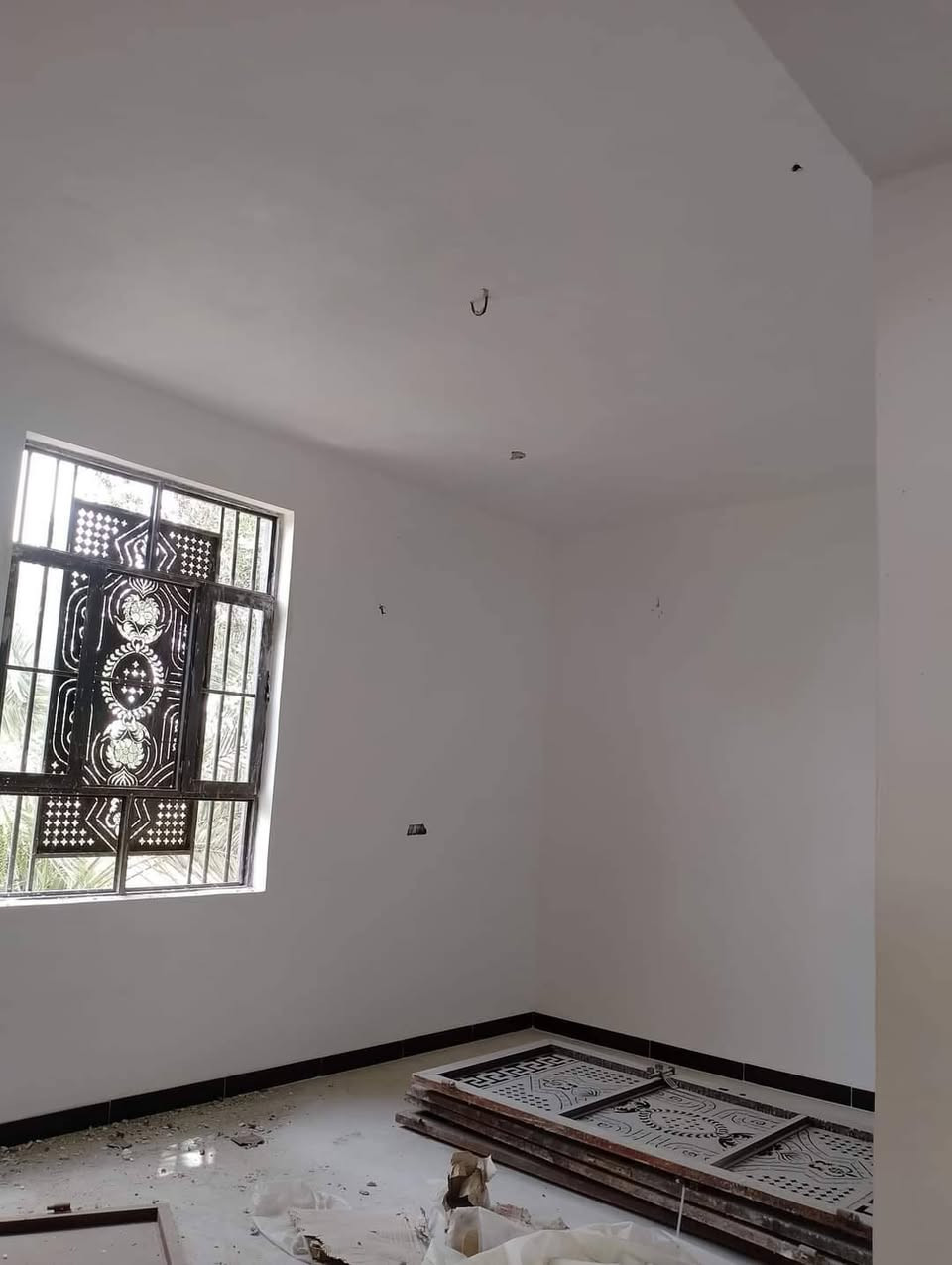 السلام عليكم خلفه بورك متفرغ حاليآ شغل درجه اولى شرط ***********
