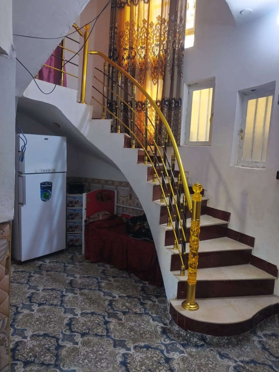 بيت ركن مساحه 100 وجهين بناء جديد طابوق صب كونكريت حي اريدو قرب مكتب البدري للعقار مكان ومنطقه جدا راقيه السعر 165 قفل قفل
للأستفسار *********** مكتب عقارات البدري
