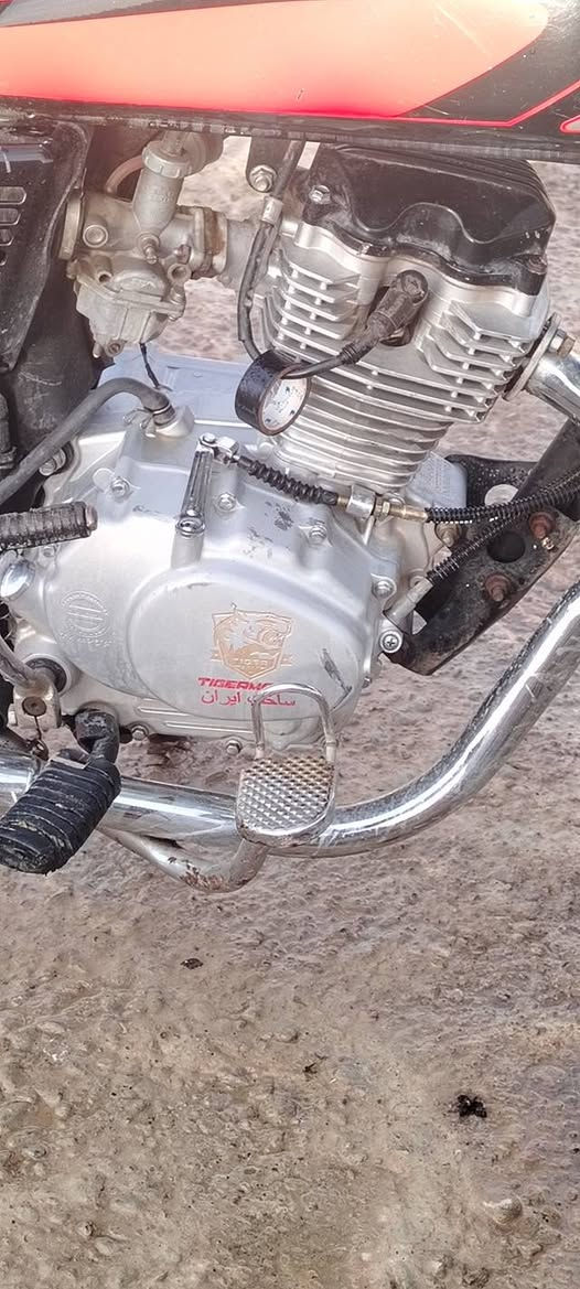 تايكر للبيع محرك مامفتوح شرط لاصرف ولابخار كله شغل مابي نقص موديل 2017محرك فول نشاط فول ابيع وراوس ويا 5كير محرك كبس مامفتوح بشرط تجي تشوفه اذمفتوح لاتشتري  مكاني كركوك ***********
