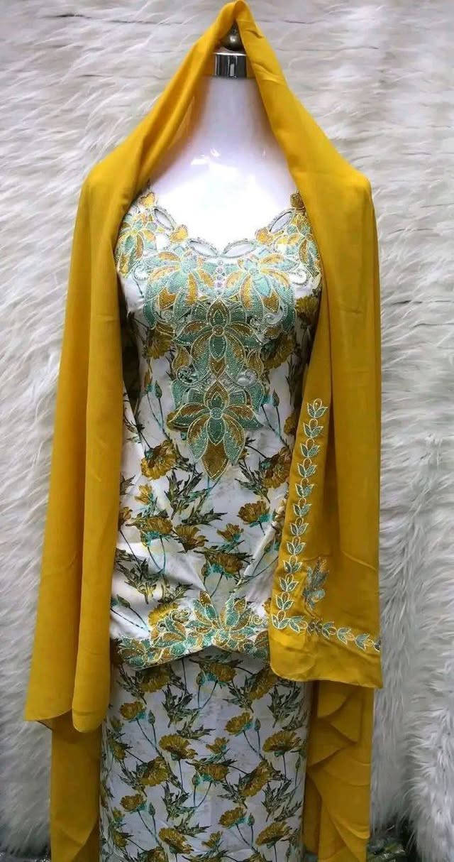 البيع جملة فقط التواصل على الخاص للاستفسار
✅تصاميم والوان جديده ✅
مخاوير حرير اندنوسي خام vip 
تطريز محفر مع ستراس  وشيله
قياس القطعه 4  متر 
(قماش فقط ما مخيط)


**إذا كنت صاحب هذا الإعلان وتريد حذفه لأي سبب، رجاءا أرسل رسالة إلى الدعم الفني**