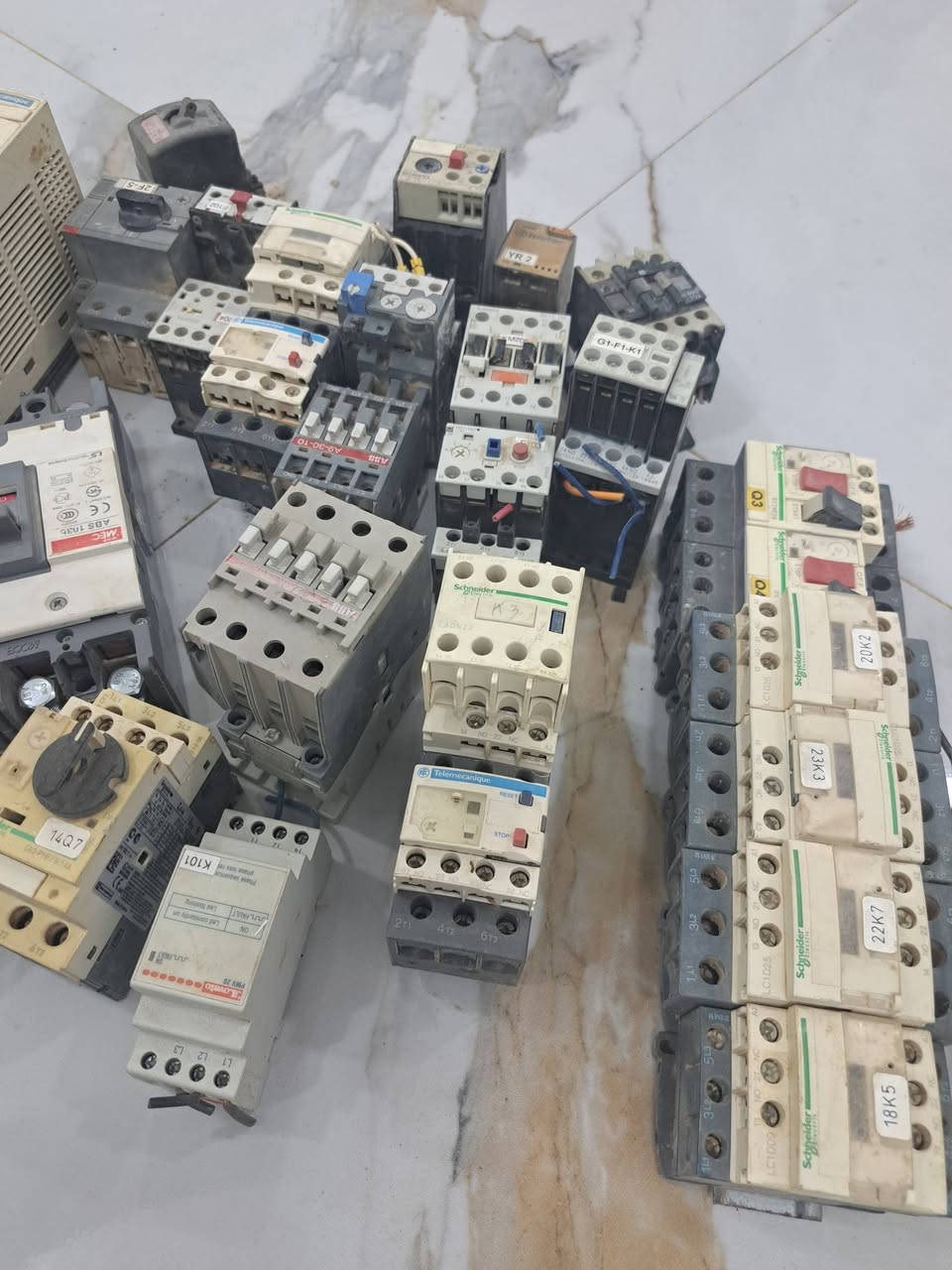 السلام عليكم للبيع شغالات ليدفع سعر زين يشوف خيرهن


**إذا كنت صاحب هذا الإعلان وتريد حذفه لأي سبب، رجاءا أرسل رسالة إلى الدعم الفني**