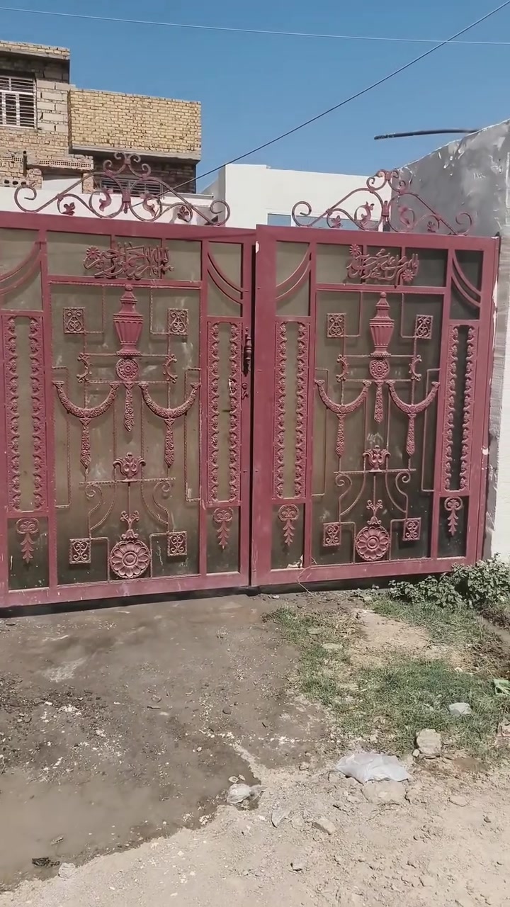 يالله بيت للبيع طابو صرف مساحته 140
مكانه حي الحسين قرب مولد فيصل سعره 48وبي مجال  رقم الهاتف ***********

