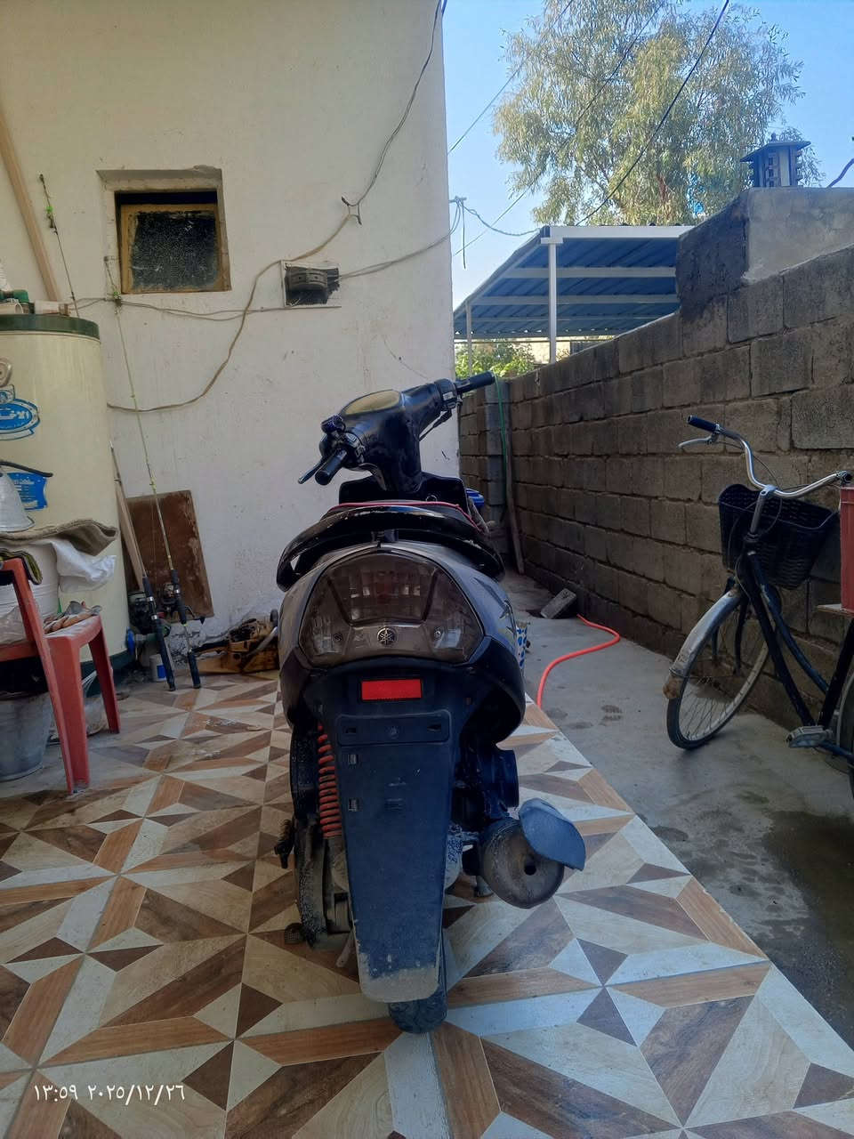 السلام عليكم ماكس عدلة للبيع كاملة مكملة مابيها اي نقص 
مامفتوحة وعليها تزويد خارجي دبلات غازية ويل كب نجمة لون رصاصي والدراجة بحالة الوكالة السعر 650 وبيها مجال بسيط  ومكانها ديالى بعقوبة قرب الفلاحة رقم الهاتف ***********
