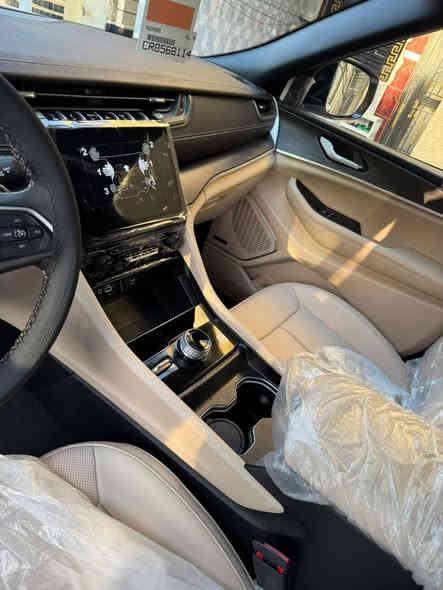 سلام عليكم 
جيب لمتد بلاص 2024 خليجي 
وكاله هارلم 
ماشيه 5 الف كيلو 
السيارة وضع زيرو 
فول مواصفات للاخير....  1/1
فتحه سقف بانوراما 
بصمه تشغيل وابواب وصندوق 
تشغيل عن بعد 
كشنات كهرباء 
كشنات تدفئة وجلد 
لد امامي وخلفي 
رادارات كامله 
رقم بغداد الجديد بإسمي 
سياره جديده جدا سعرها معقول بلعافيه ع الياخذها 

رقم صاحب السيارة 
***********

السعر :: اطلبه بالتعليقات يصلك خاص 📩

#ادارة_الصفحه ⚡

ملاحظه / 🔴
مدير الصفحه غير مسؤول عن بيع وشراء واصوليات السياره نحن صفحه لعرض السيارات فقط.
