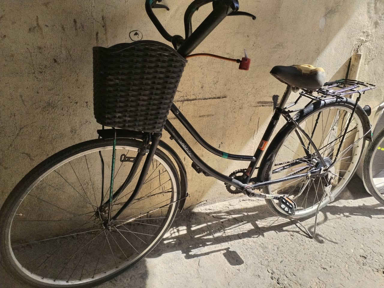 *********** 
السلام عليكم ورحمه الله وبركاته بايسكل 27 سعره 40
