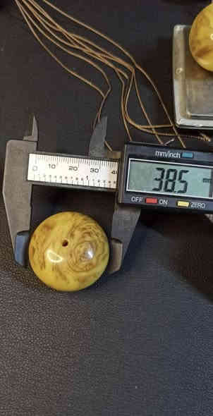 تحفه من تحف الخامات الالماني الانتيك عقود سبحه عملاقه بتعريق ولون مميز  
وزن110g
16.5/14.5mm
37خرزه
للتواصل واتساب لطفا
***********
