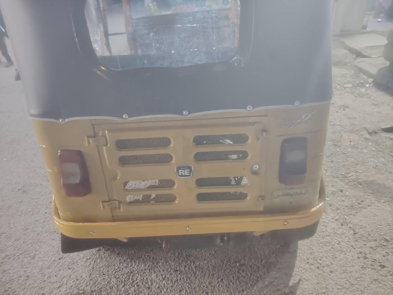 سلام عليكم تكتك 19شهر 12 رقم وسنويه بأسمي  التكتك معمر بيها دوس ولغد وبيها صبغ مكينه خير من الله سعر6000,000ملاين وبيها مجال  مكاني بغداد مدينة الصدر ***********
