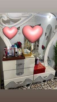 غراض للبيع سعر التخم ب١٠٠ الف  الثلاجه ب٢٠٠ ميزا التواليت ب٥٠  التلفزي...