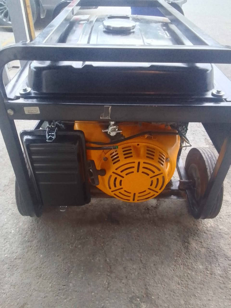 مولده كنك بور ٥ كيفي ٢٠ انبير نظيفه جدا شرط برغي مامفتوح شركه محرك ملف نحاس كلو شرط السعر 250الف موصل ايسر *********** موصل, نينوى
