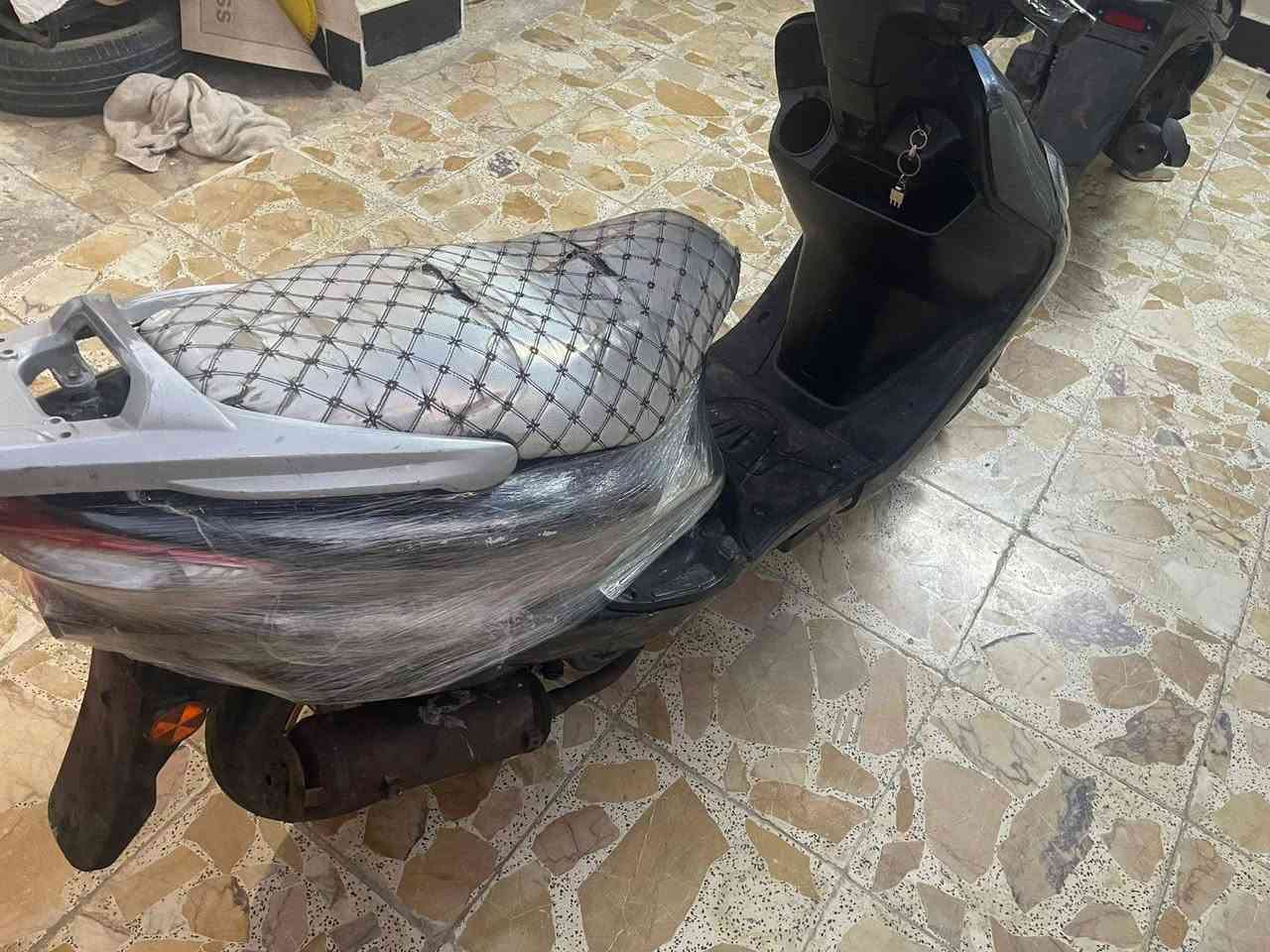 سلام عليكم دراجه نوع سيام نحله دراجع جديده ماامفتوحه دراجه هندر اول نكره بس عوزه سلف تاير جديد باتري جديد كهربائيات كله شغاله مكاني ميسان المجر الكبير
رقمي *********** متواجد واتساب
