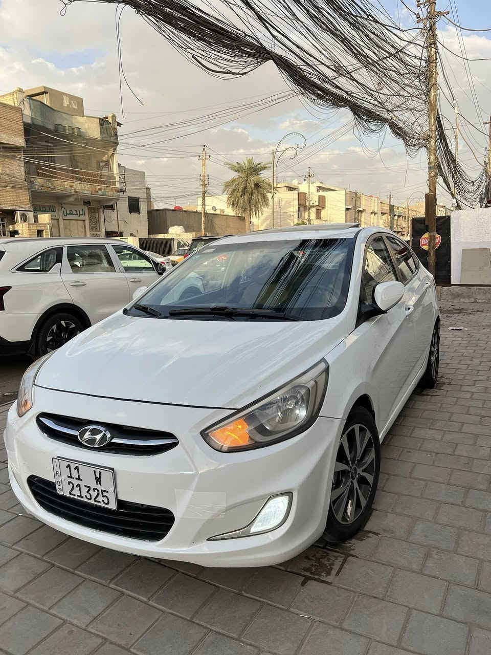 السلام. عليكم للبيع اكسنت خليجيه 2016 فول مواصفات بغداد باسمي شخصيا كلشي ذاكره بلمنشور اقراه للاخير 
السعر 103
 مكانها بغداد المشتل. 
 واتساب واتصال *********** 

محرك 1600 جديد ممفتوح بلاد
كير صدر تبريد كله جديد سياره بحاله ممتازه  وناعمه  وعليها ادامه كامله 

ارضيه جلد شاشه   كامره اصليه 
5 ويل كب اشاير بلمري  وفتحه 
اي نقص مابيها جاهزه للاخير
بيها صبغ باب وداير لجاملغ الخلفي 
 ماشر  مكان. الصبغ بلمنشور مع فيدوا داير مدايرها
