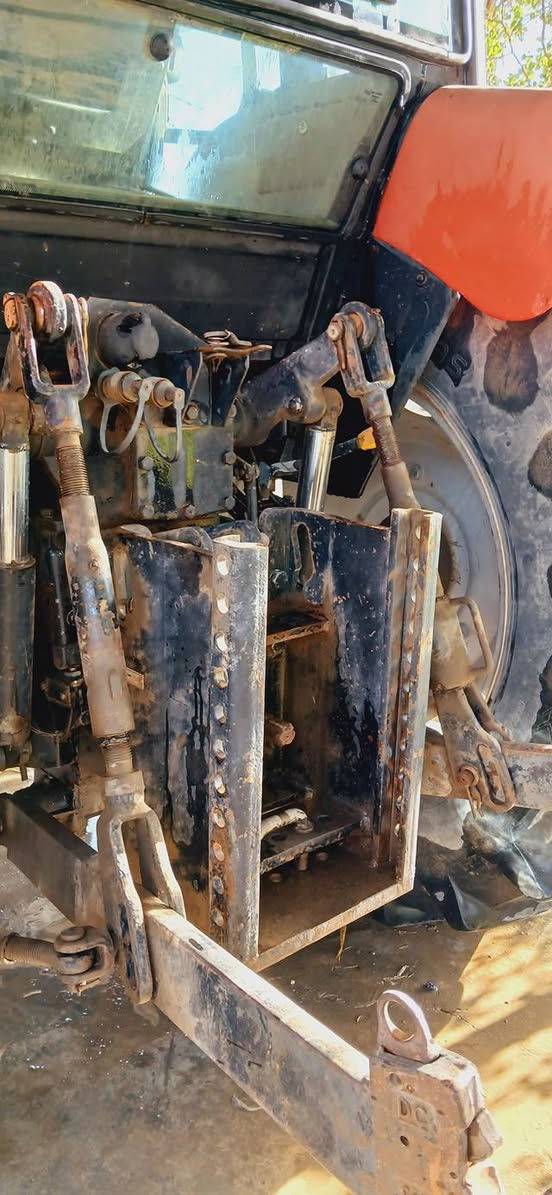 السلام عليكم مكينه للبيع
تومسان 
2013كير محرك اكسل شرط 
مرقمه سليمانيه 
تايرات وره تعبانه عوزه جامع لكدام ولربعيه مال سايق مكينه خير من الله محرك فيات سوبر مجفت 
السعر 18 وبيه مجال قليل جدااا للستفسار خاص


**إذا كنت صاحب هذا الإعلان وتريد حذفه لأي سبب، رجاءا أرسل رسالة إلى الدعم الفني**