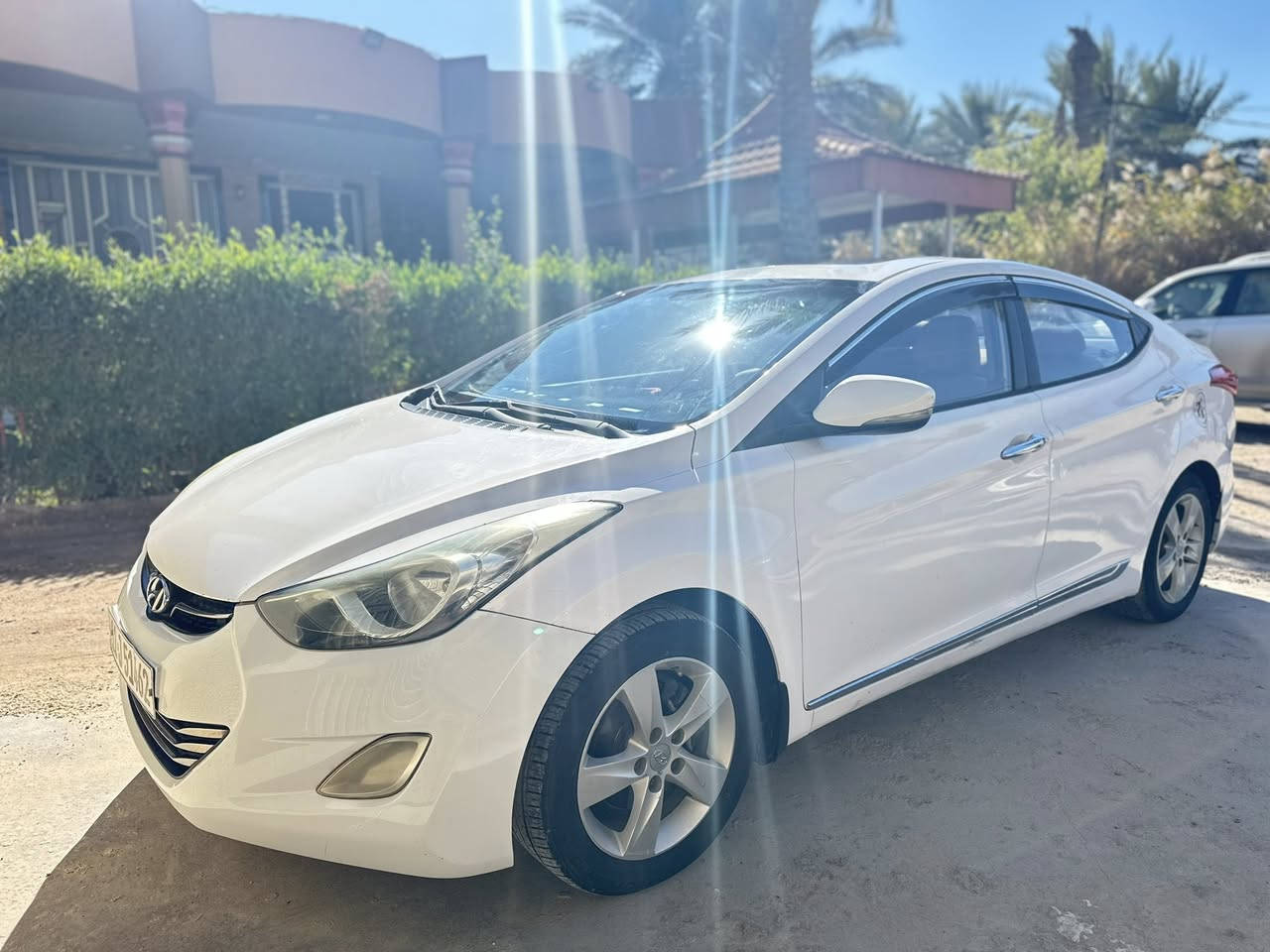 السلام عليكم 
اللنترا 2012 رقم بغداد Gls السياره مكفوله من الصبغ والتبديل فقط بارد بسيط في الباب الخلفي السياره فول مواصفات مكينه 2000 رقم بغداد تحويل مباشر ماشيه 157 الف حقيقي  السعر 117 وبيها مجال مكان السياره كربلاء  الامام عون ***********
