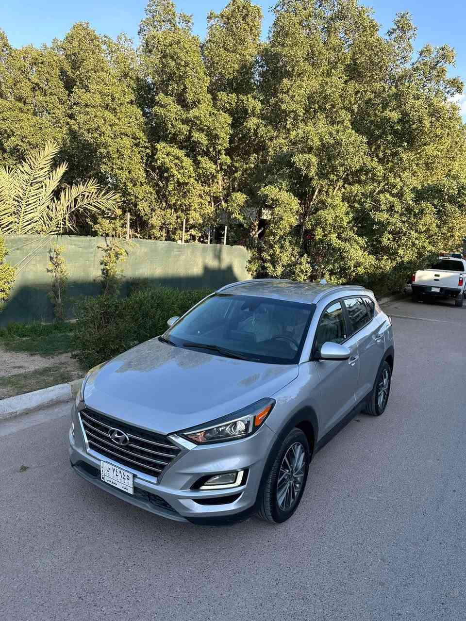 السلام عليكم
توسان 2020 وارد امريكي 
رقم بغداد ماشية 49 الف 
محرك وكير بلاديات بدون فتح
بصمة كراسي كهرباء رادار 
حادثها جاملغ وبنيد وباب 
مواصفات السيارة ونظافتها واضحة
مكاني بغداد / زيونة سعرها 148 
للاستفسار : ***********
