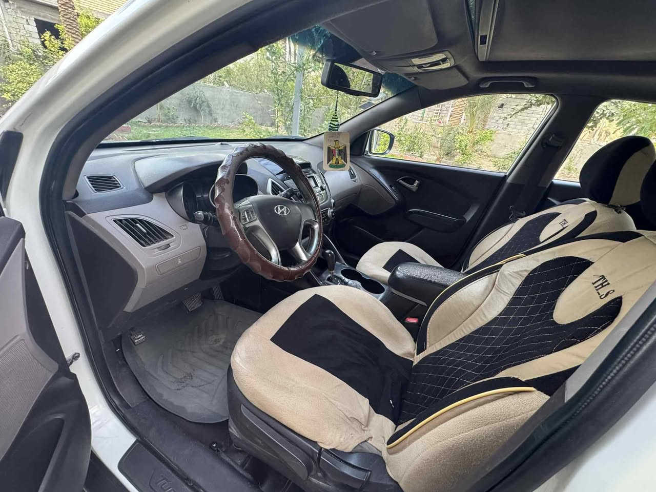 سلام عليكم توسان 2011 فول مواصفات بني رامه أشاير بلمري مري شفط تحكمات تخم تاير حداديه دواخل السياره مالت جناي تحويل مباشر عنوان السياره كربلاء الحسينيه رقم موبايل ***********السعر 132 وبيه مجال قليل
