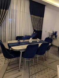 ميز طعام • مو مستخدم • نضيف