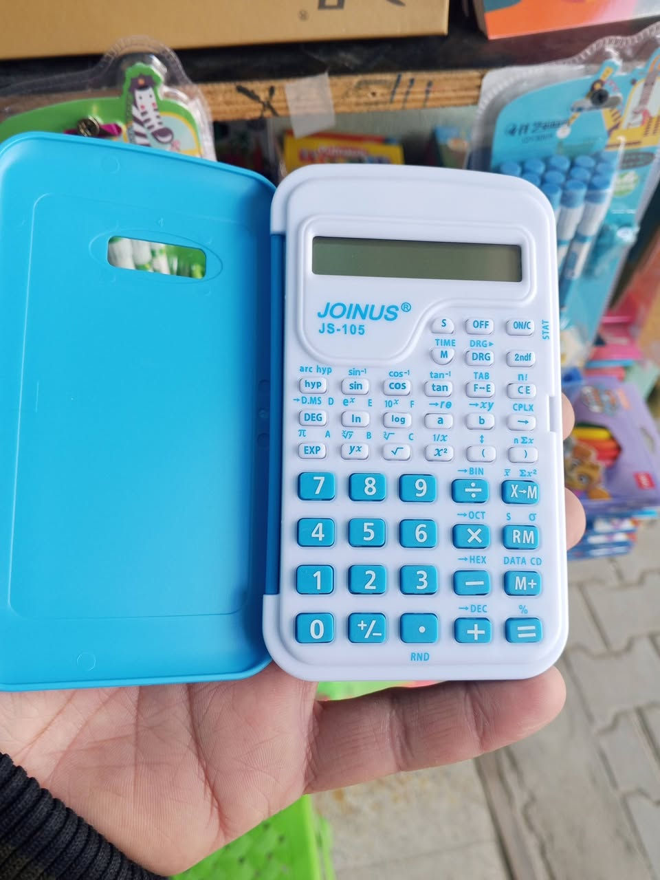 تتوفر لدى مكتبة المعرفة حاسبات (علمية ومكتبية) بكل الأحجام والقياسات 
​📍 الموقع: واسط / قضاء الحي / شارع القرطاسية.
☎️ رقم الهاتف: ***********
🔗 قائمة الأسعار كاملة هنا: https://t.me/aa0780a3
