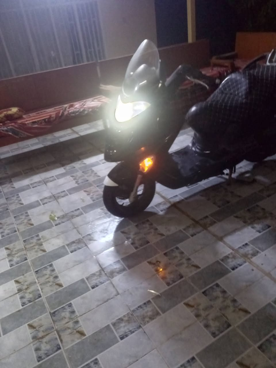 سلام عليكم دراجه للبيع كاملة من كلشي محرك 250مراوس ماكو مشكلة السعر 600بيهة مجال   ***********
