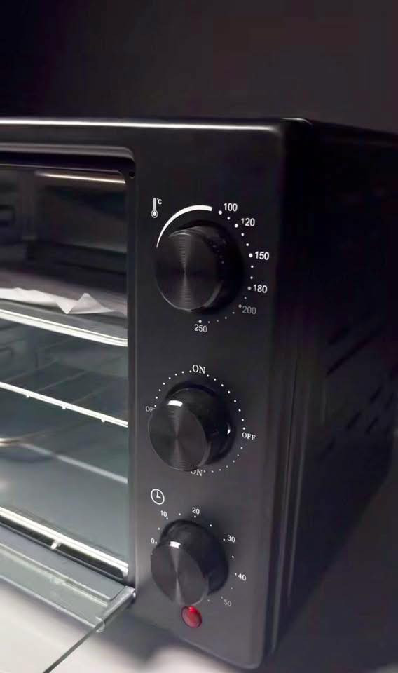 فرن كهربائي جديد بنايلون ولباكيت حجم جبير 48 لتر وبقوة 2600w دبل شمعه ماركة وضمان ملحقاته صينية وسيباية الي مهتم يتمم 50 وبل عافية للحجز خاص او على واتساب ***********
