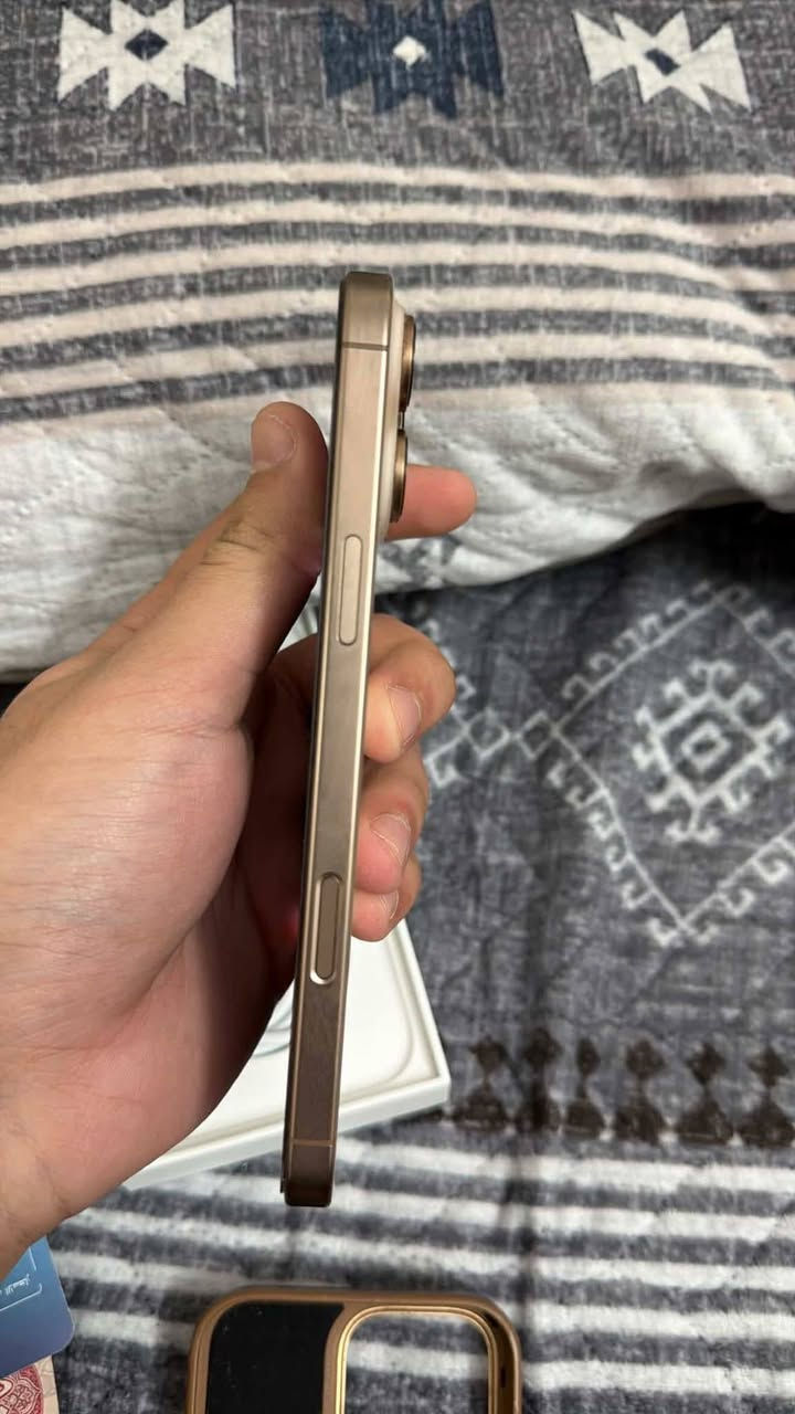 السلام عليكم
١٦برو ماكس ذاكره ٢٥٦ بطاريه ١٠٠

مشحون ٧٧ مره فقط 

دبل سيم نموذج ZA

جهاز فقط كارتون ضايع كييل وشاحنة ويا 
السعر مليون و٣٧٥

الاتصال ***********
