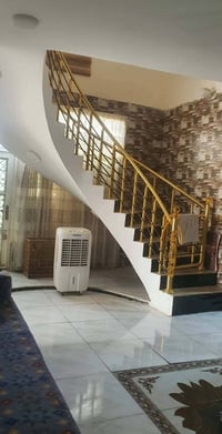 بيت للبيع • ٢٥٠م • قريب معمل الالبان