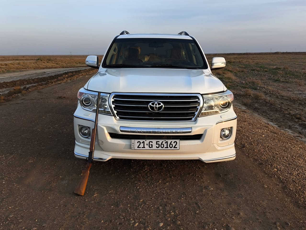 السلام عليكم سيارة لاندكروزر GXRفطيم موديل 13 مكفولة كفالة عامة ماشية 140محرك 8سلندر فول مواصفات  مري قلاب كهربائي أشارة ترحيب وفتحة سقف تبريد ثلاث قطع كشن جلد DVDبالقمارة وبعد بيها هواي مواصفات رقم سليمانية تحويل مباشر مكاني ميسان الشراي يتصل ***********/***********
