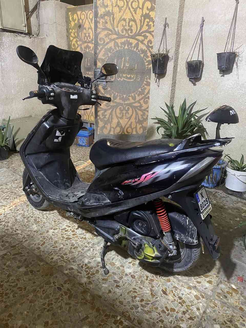 سلام عليكم ماكس 140 للبيع لو مراوس بثعلب راس براس بدون نطايح قبل شهرين نازله لو 3 مكينه مامفتوحه ناعمه نكره بكل وقت ترايك وين ميعجبك سلف وكابريتر بلادي كلها بلاديه لايتات زنون غراضها وياها يبقن برغي ممفتوح منها كفراتها مختمه داخلها مختم مكاني بغداد الغزاليه وهذا رقمي *********** بي واتساب سعرها 500 قفل
