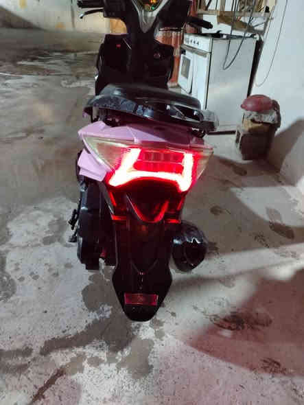 سلام عليكم دراجه للبيع مكينه مامفتوحه كهربائياته كله شغله ومحتاج واريد ابيعها سعر 350 وبيها مجال مكاني البصره الزبير رقم الهاتف،***********  موجود بي واتساب
