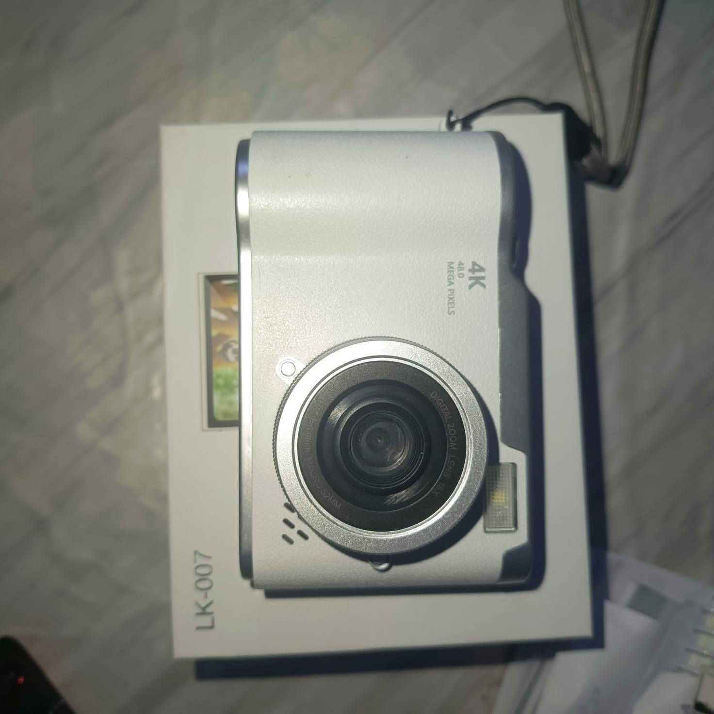 كاميرا ديجيتال
الجوده 4K 48mega pixel

تاتي مع ملحقات ستيكرات ورام 60 قيقا بايت وناقل صور

السعر 60 وبيها مجال

مكاني بالبصره
للتواصل
***********
