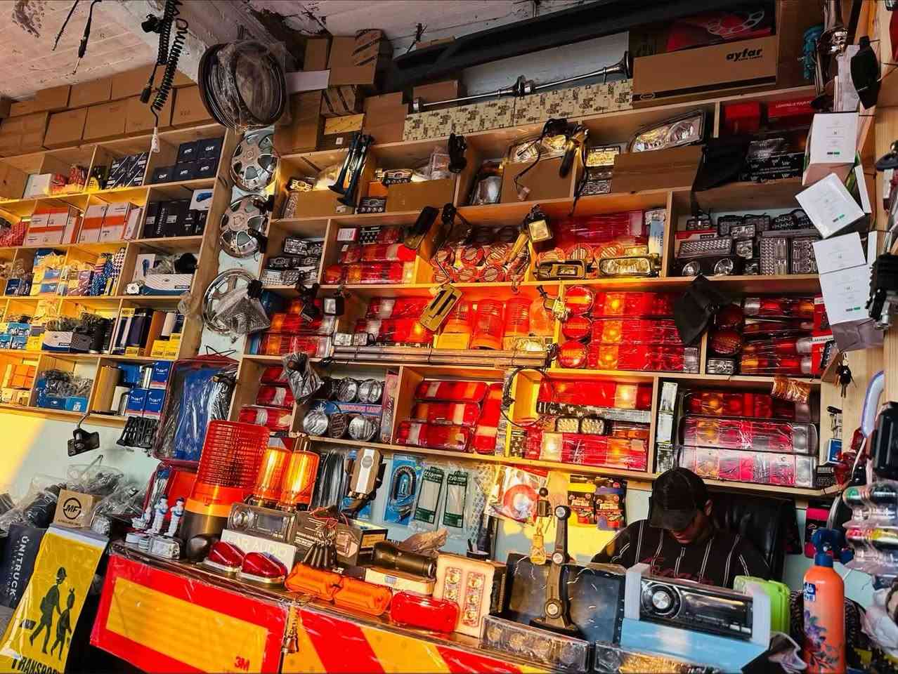 سلام وعليكم محلات كامله للبيع ادوات وكماليات اكترس سكانيا هينو كنتر اسعار اقل من اسعار جمله المكان بابل 

***********
