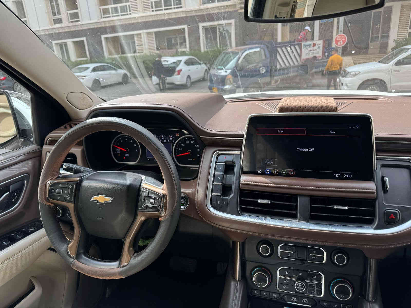 السلام عليكم لبيع 
شوفر سوبر مان 2021
حدثه سرقه غرفه كامله +جاملع خلفي او بارد بلباب وره سايق
ماشي 370k
سياره فول 1على1
استفسار :*********** 
السعر 325ورقة
