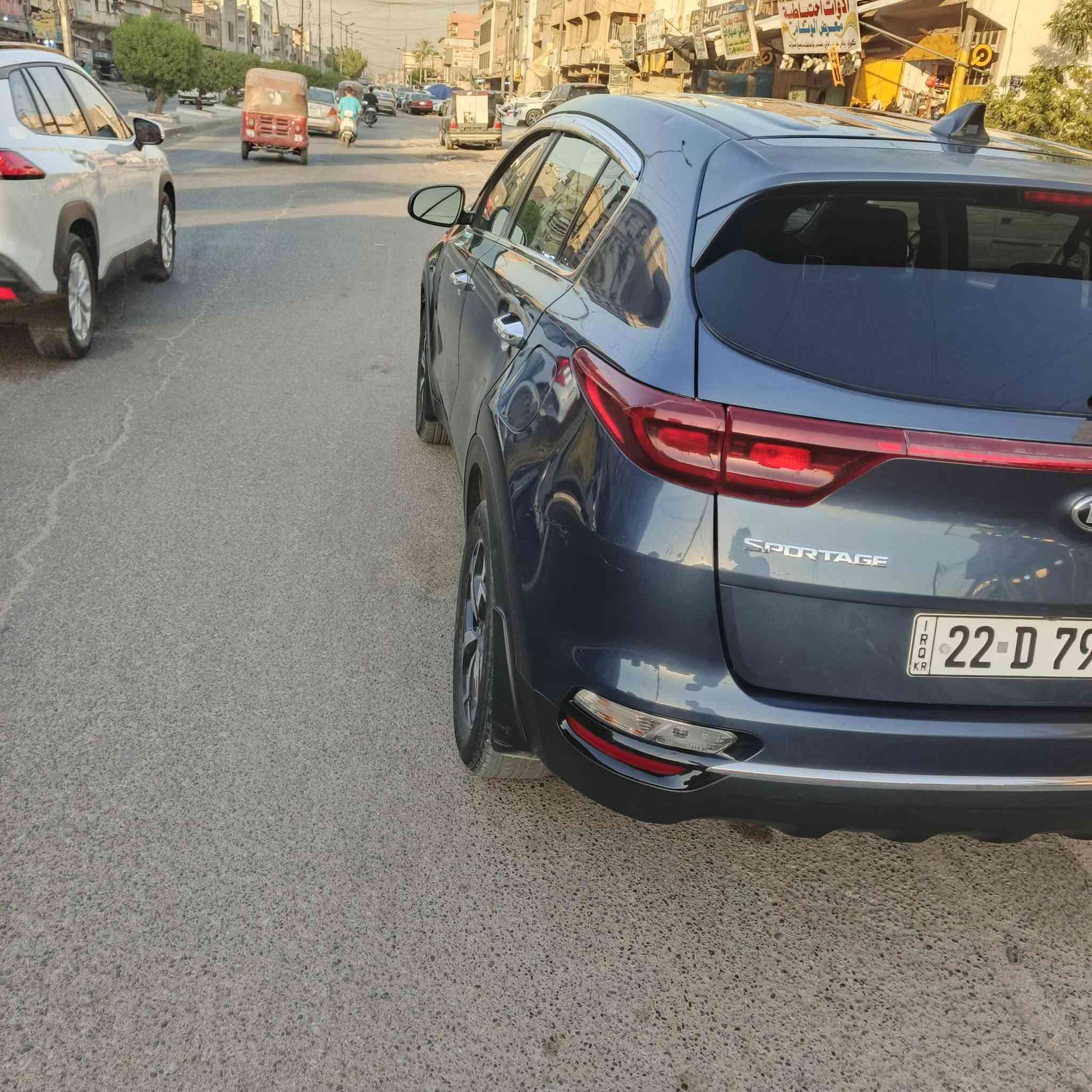 السلام عليكم 
كيا سبورتج موديل2020 رقم أربيل 
حادثها بس البنيد  سيارة جاهزة 
تبريد ثلج تخم تاير جديد 
محرك2400سي وان 
العنوان: بغداد الحرية
السعر:150وبيها مجال
رقم الهاتف:***********
