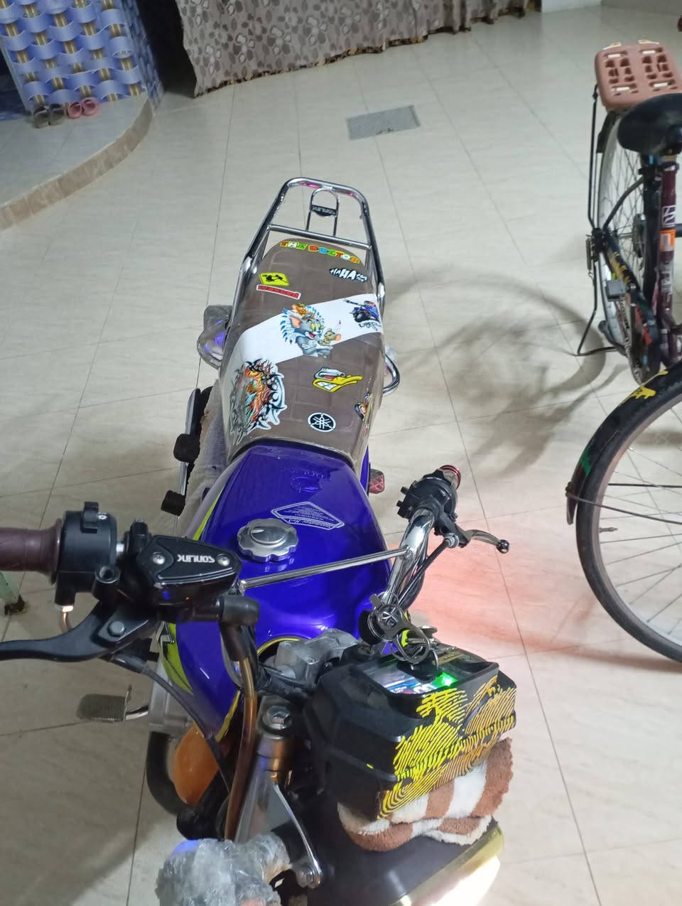 السلام عليكم ماطور اربع كير نضافه 90/100 المكان بلد ***********
