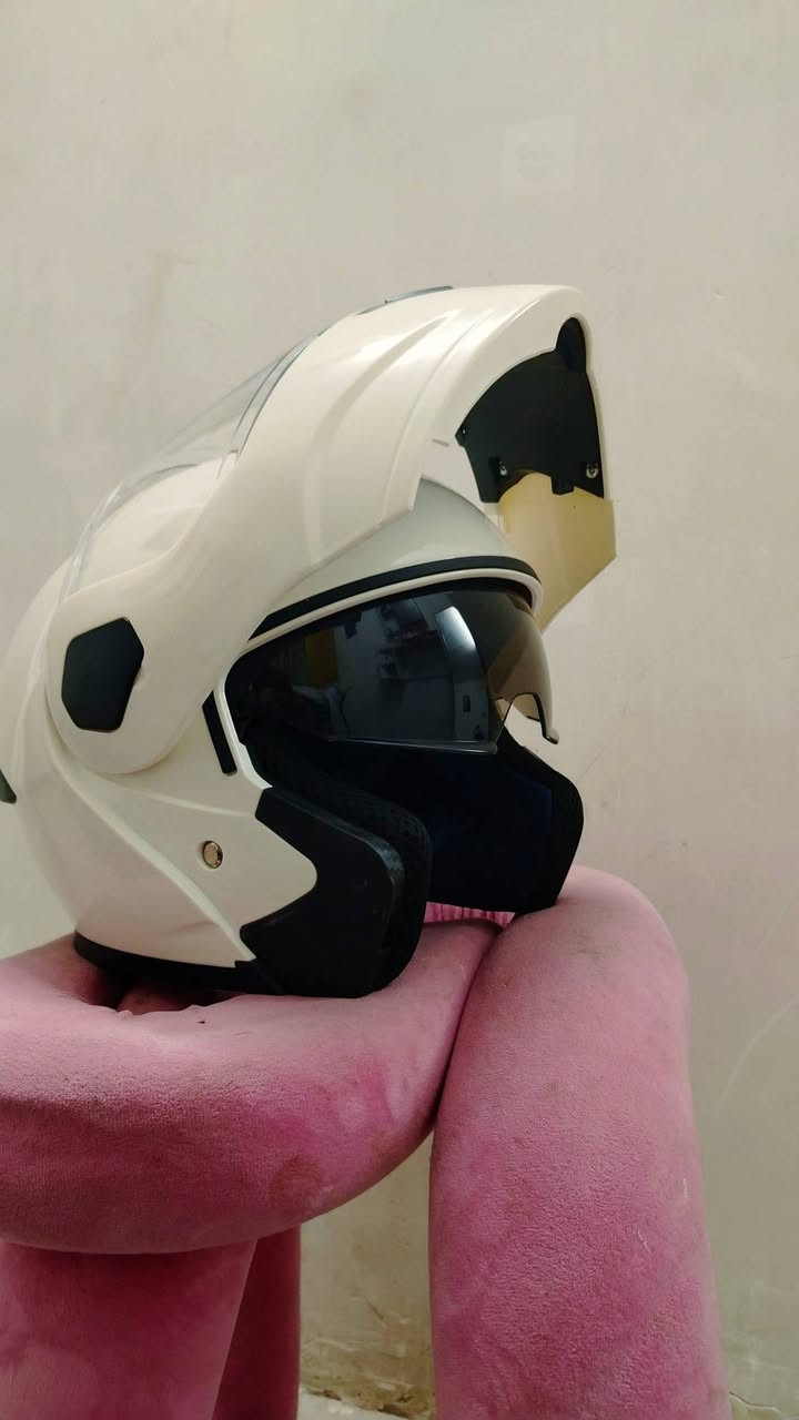 خوذة دراجة فچ قلاب دبل نظارة قياس 2XL


**إذا كنت صاحب هذا الإعلان وتريد حذفه لأي سبب، رجاءا أرسل رسالة إلى الدعم الفني**