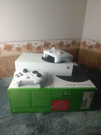 اكس بوكس سيريس اس • ١٠ العاب • ٢ يدات اصلي