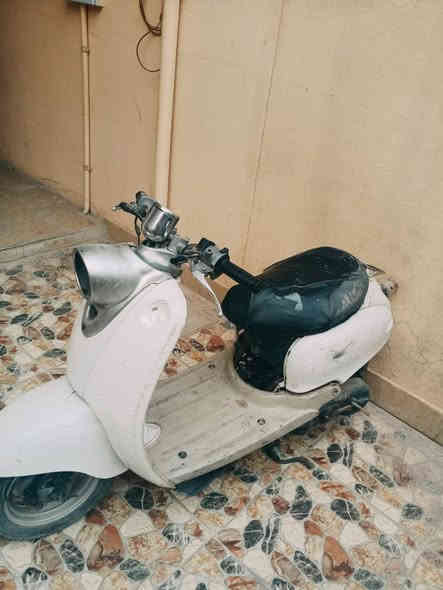 دراجه عبدالحليم للبيع خير من الله محرك نضيف باتري جديد نكرة سلف كابريتر بلادي للبيع 
سعر 225 بي مجال قليل 
مكان كركوك حي عدن 
للاستفسار الاتصال على الرقم التالي *********** كركوك
