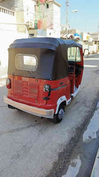 السلام عليكم تكتك TVSللبيع رقم وسنويه بسمي كبل تحويل بسمك مديل..2019 طالعه بل  20   لبدي كفاله من ضربه وصبغ ومعجون ومكينه مجفته شركه تكتك جاهزه لسعر  4500  وبيه مجال مكان بصره رقم لهاتف ***********
