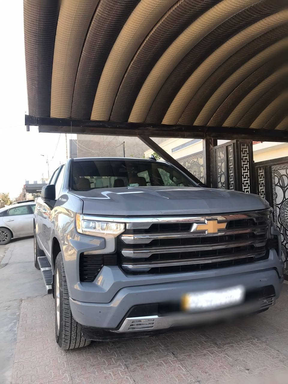 السلام عليكم
رجاء اخواني اقرا المنشور قبل لا تتصلون 
الوحش شوفرليت سلفرادو للبيع
موديل 2024
اللون سمنتي المميز 
باب طويل بدي قصير المرغوب
رقم اربيل انكليزي باسمي تحويل
حادثه جدا بسيط  بدون دواخل موجود بل صور
جاملغ امامي بارد مرجع بس بدلته وضميته الابلادي موجود
ايرباك دركه فقط ومبدله دركه ابلاديه مو تصليح وباقي ايرباكات سليمه يعني واحد فقط
سياره كفاله عامه ماعدا جاملغ امامي
مواصفات كوستم معروفه 
بصمه 
وكشن كهرباء 
جنطه كهرباء
وتشغيل عن بعد
وتحكمات تثبيت سرعه
رادار امامي
تو ويل 
محرك 2/700 
شلعهه طياره تخبل

ولباقي مواصفات معروفه
ماشيه 25 ميل
تخم تاير جديد
سياره بيهه اضافات هواي  من
الامارات
مثل
غلاف جنطه مع درج صعود
دوسات ابلاديه
شباك z71
دوشمه كشنات جلد وكاعيات جلد بلاديه من امارات
تغليف دركه
داش كام اصلي من امارات
درج صعود الى بدي
تغليف استيرن
مع هوك سحب
جك او غراض الاسبير كامل
مكانه بغداد/الكرخ
***********  بي واتساب
اتصل وبيك خير وتدلل
