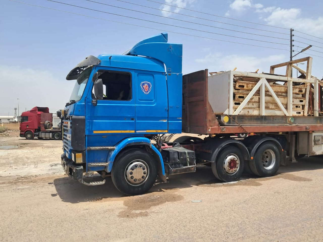 سلام عليكم سكانيه راس وعربانه للبيع 1992 سنكل امامي لا فطر ولا كسر اكسن ١٣ مكينه لا تنقيص ولا تبخير عربانه حداديه دناكير ١٣الماني اربع محور سنويه جديده لل 2030 رقم بصره تحويل ثاني يوم لاستفسار ***********
