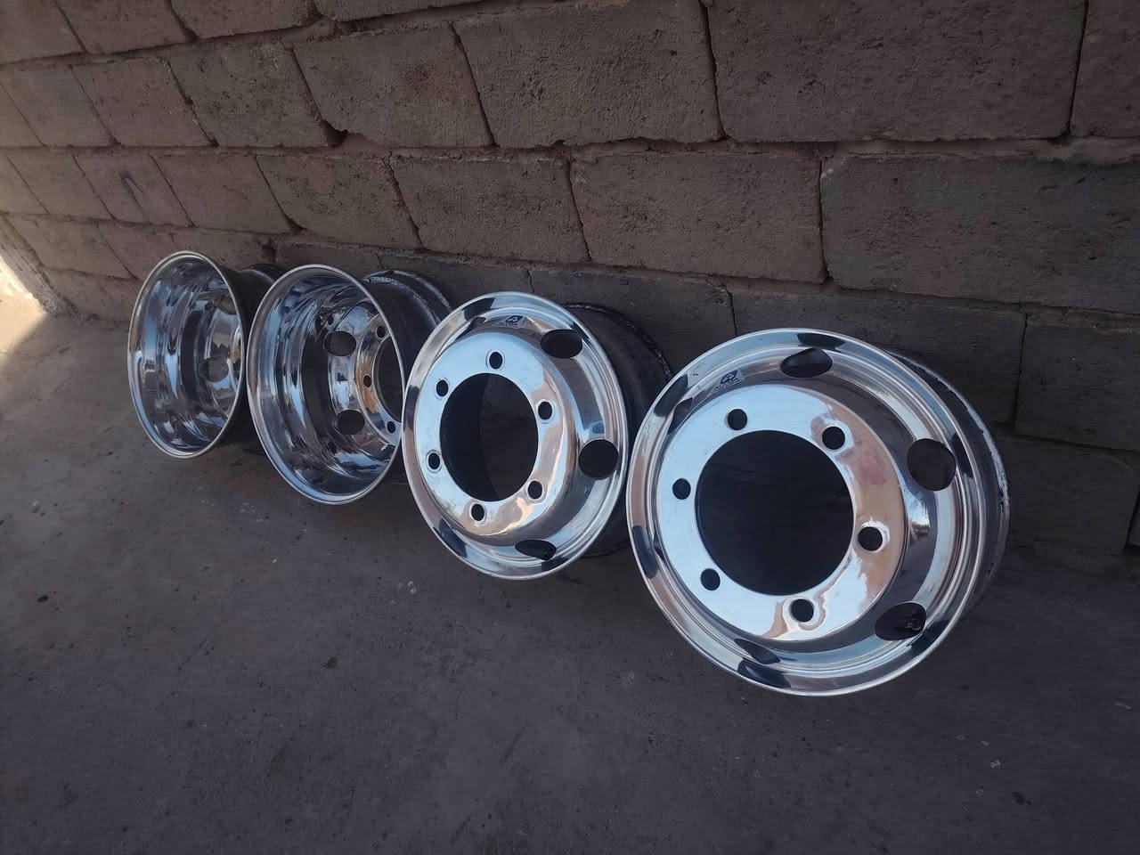 السلام عليكم للبيع وياله كروم اتيكو ٦ برغي
ألماني اصلي الثكيل ابو الشفه ***********
  العنوان كربلاء
