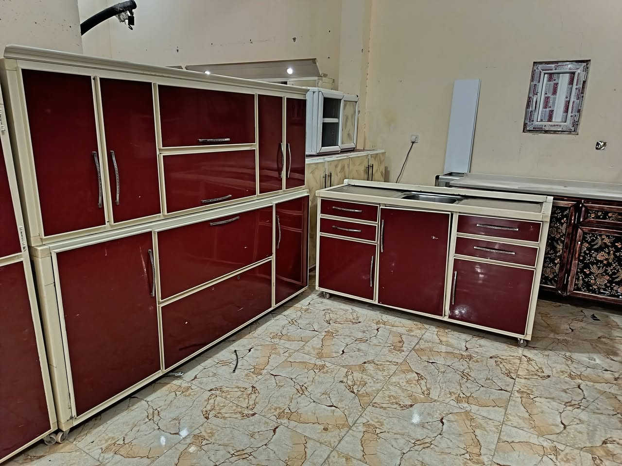 معرض ابو عبدالله للاثاث المنزلي 🔥 وصول وجبه جديده من كاونتر مستخدم واحد ربع قطع كاونتر ثاني حطاطه شرط ثلاث متار وسنك مرمر  شي حديث وراقي زورونا تجدون ما يناسبكم العنوان تكريت الديوم مقابل مطعم المذاق بلقرب من اسواق الزوبعي للاستفسار خاص او اتصال *********** متوفر وتساب
